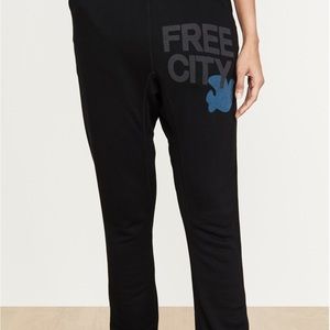 - Free City Superfluff Lux Crop Joggers Sweatpants Sz XL